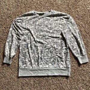 MEDIUM loose fitting cheetah print sweater